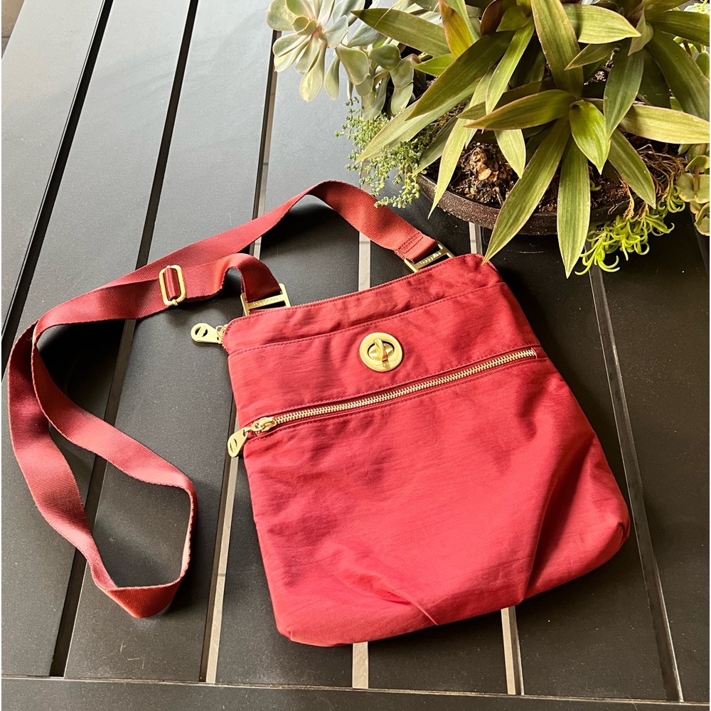 Baggallini large crossbody purse